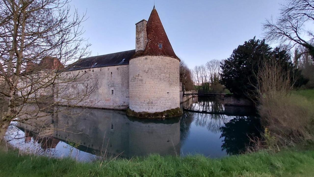 Chateau De Mauvilly ภายนอก รูปภาพ