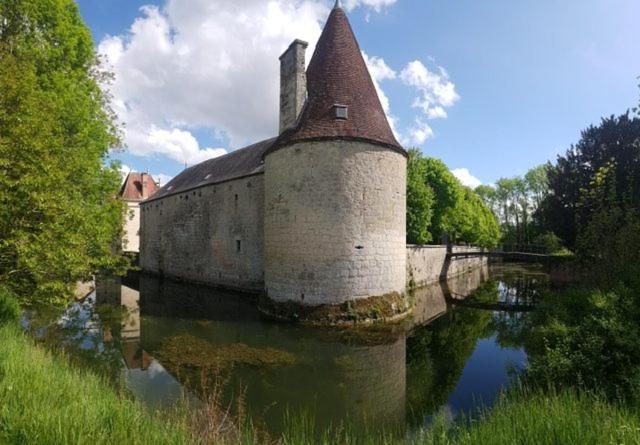 Chateau De Mauvilly ภายนอก รูปภาพ